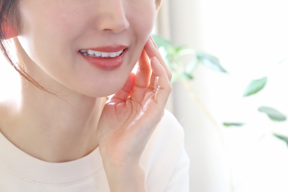口元の美しさと全身の健康を整える成人矯正